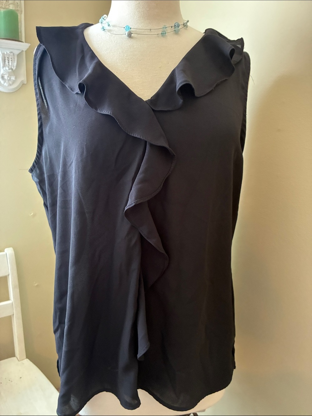 Vince Camuto Black Sleeveless Ruffle V-Neck Camisole